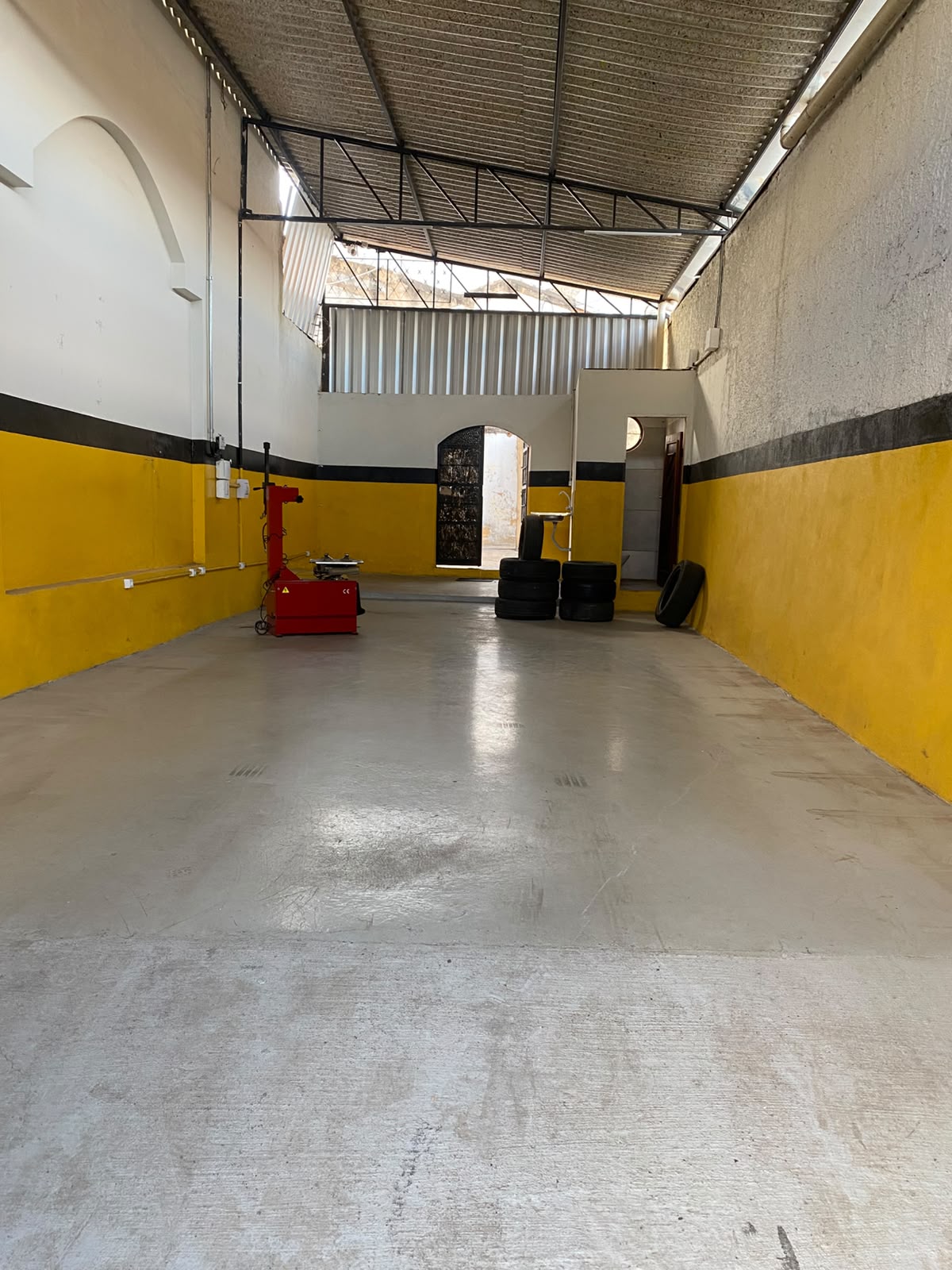 Aluga-se Ponto Comercial