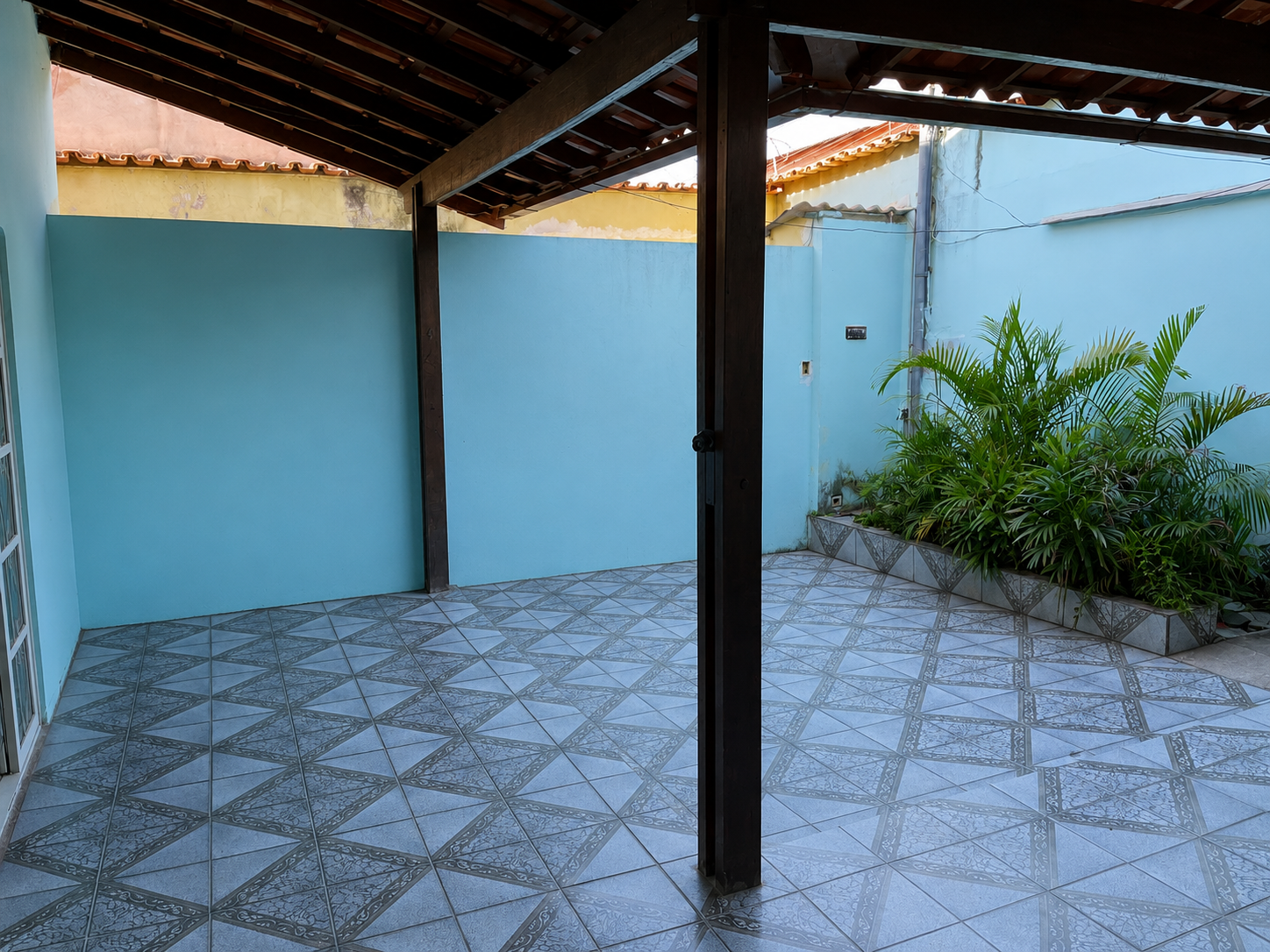 IMÓVEL COM DUAS CASAS INDEPENDENTES E ALTO POTENCIAL DE INVESTIMENTO – MONTES CLAROS/MG
