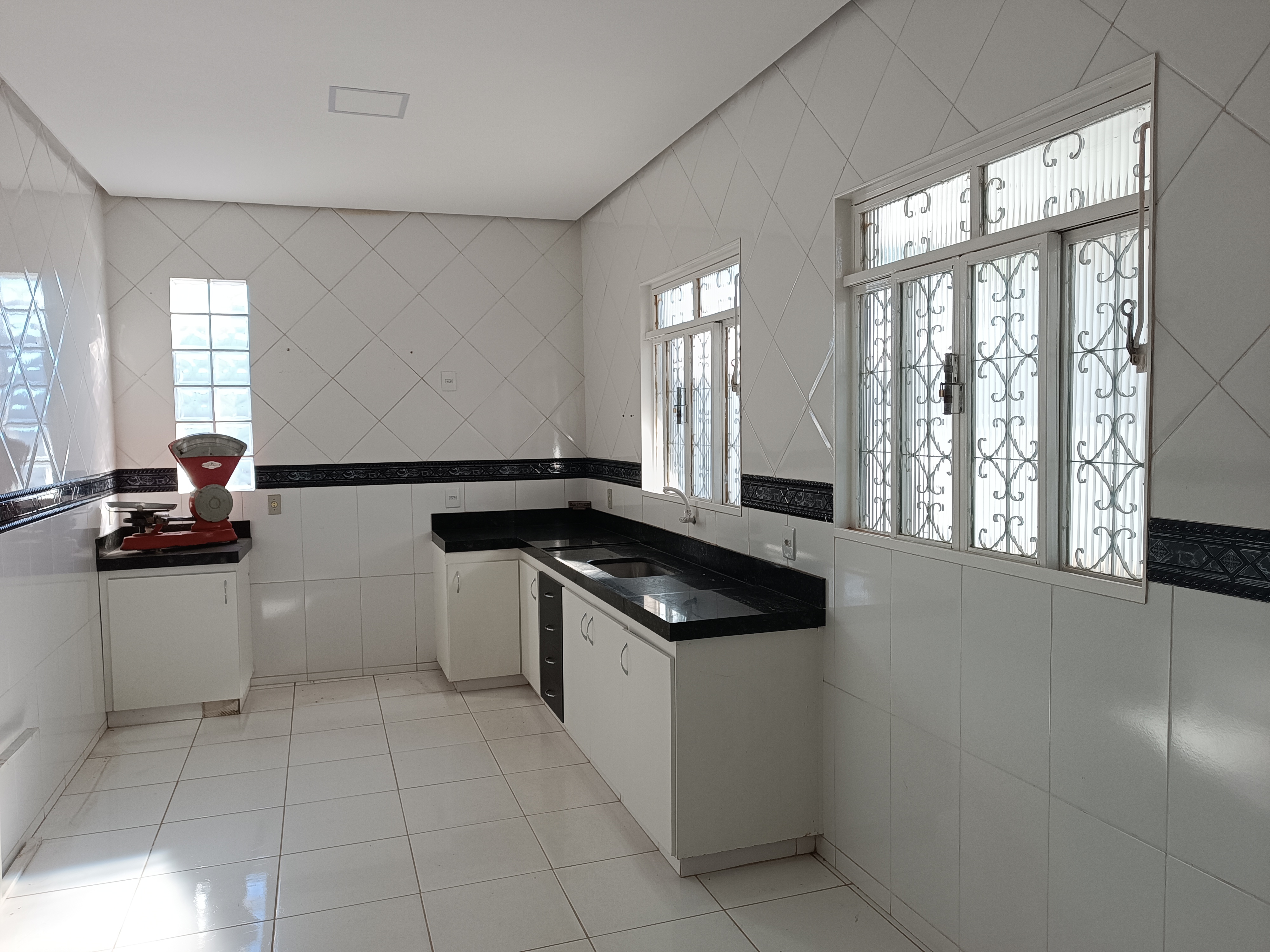 Vende-se excelente casa no tradicional bairro JK em Montes Claros – MG