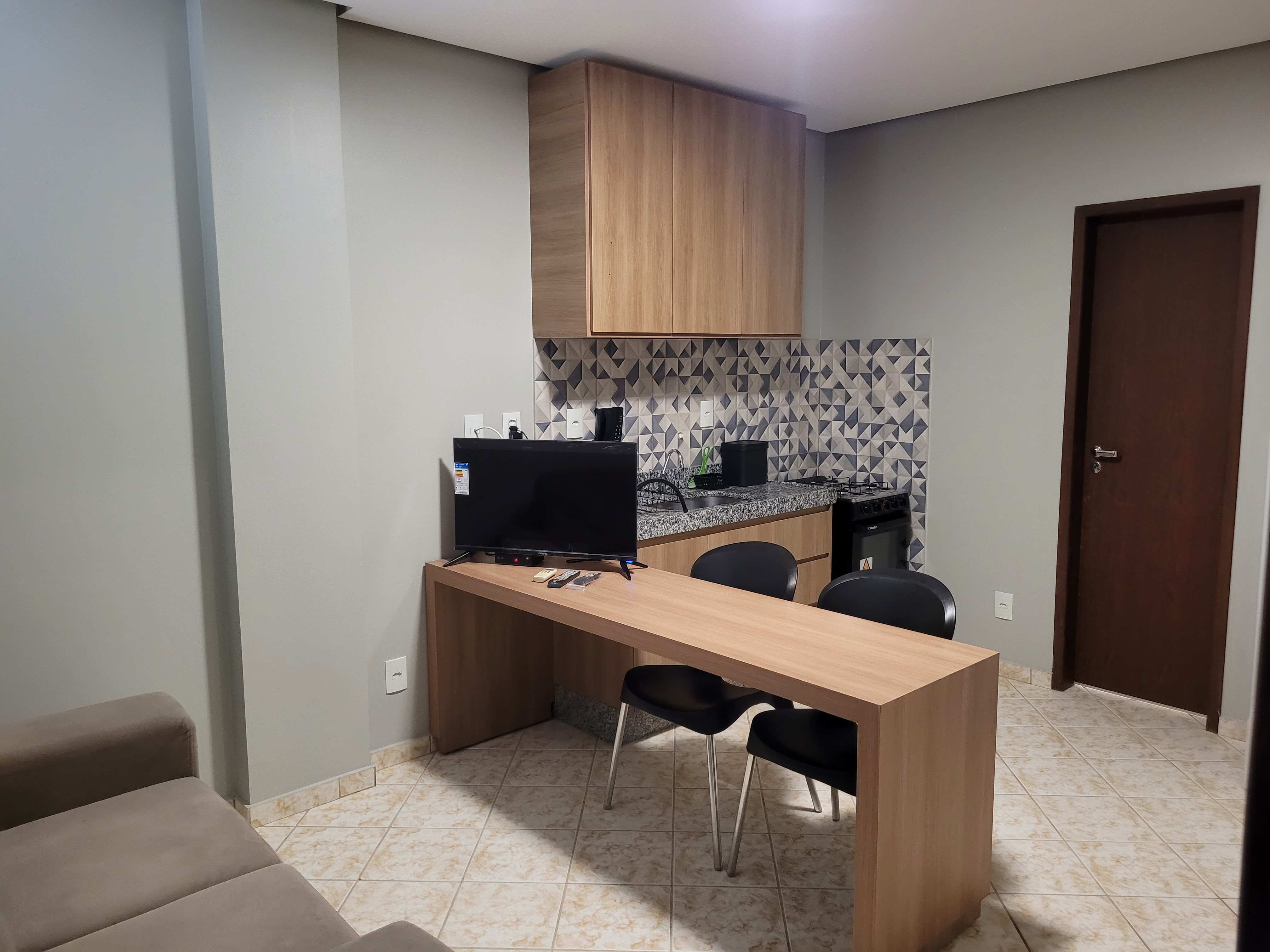 ***DISPONÍVEL*** APARTAMENTO MOBILIADO DE UM QUARTO PARA ALUGUEL DE LONGO PRAZO - 2F5