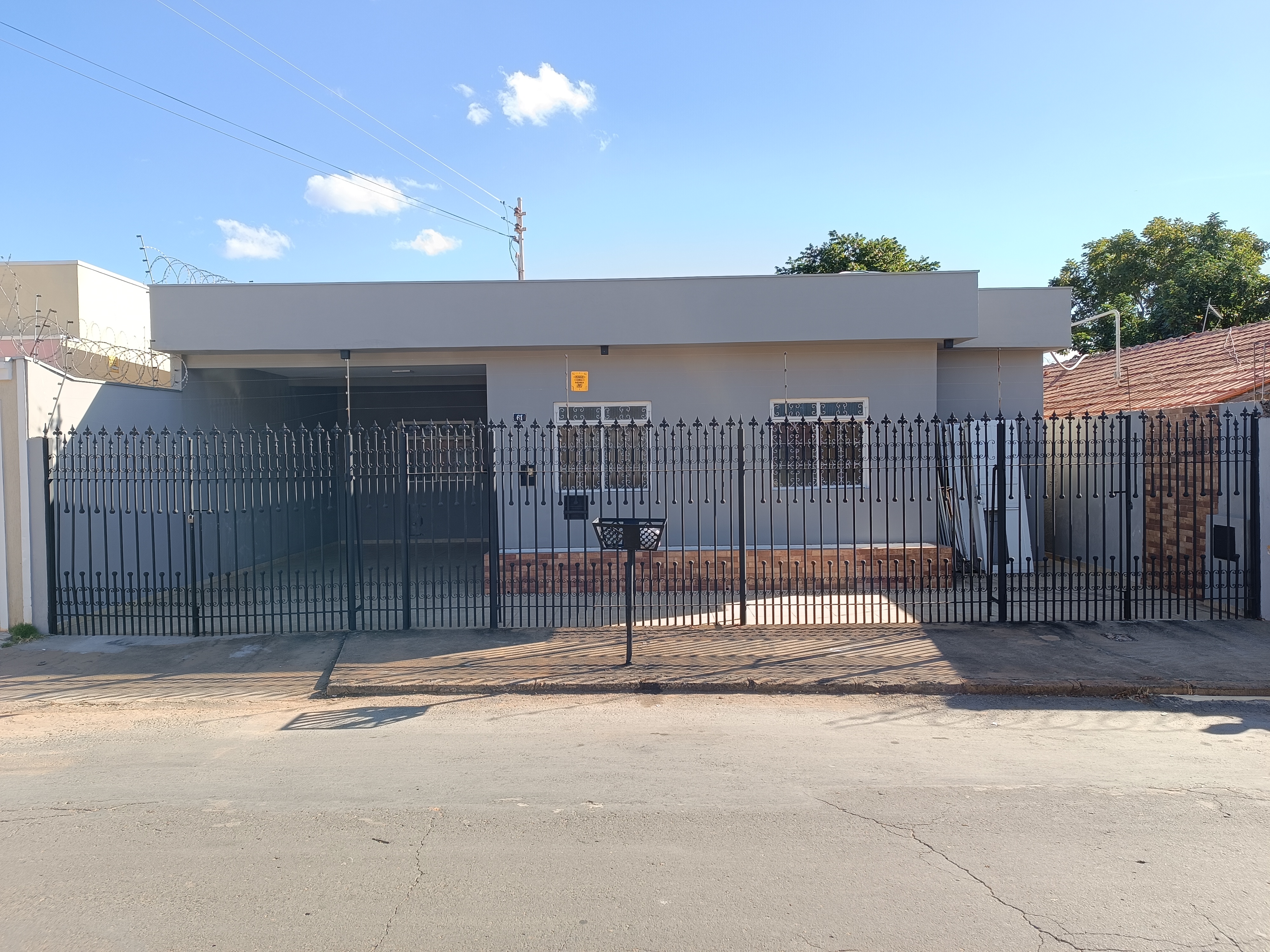Vende-se excelente casa no tradicional bairro JK em Montes Claros – MG