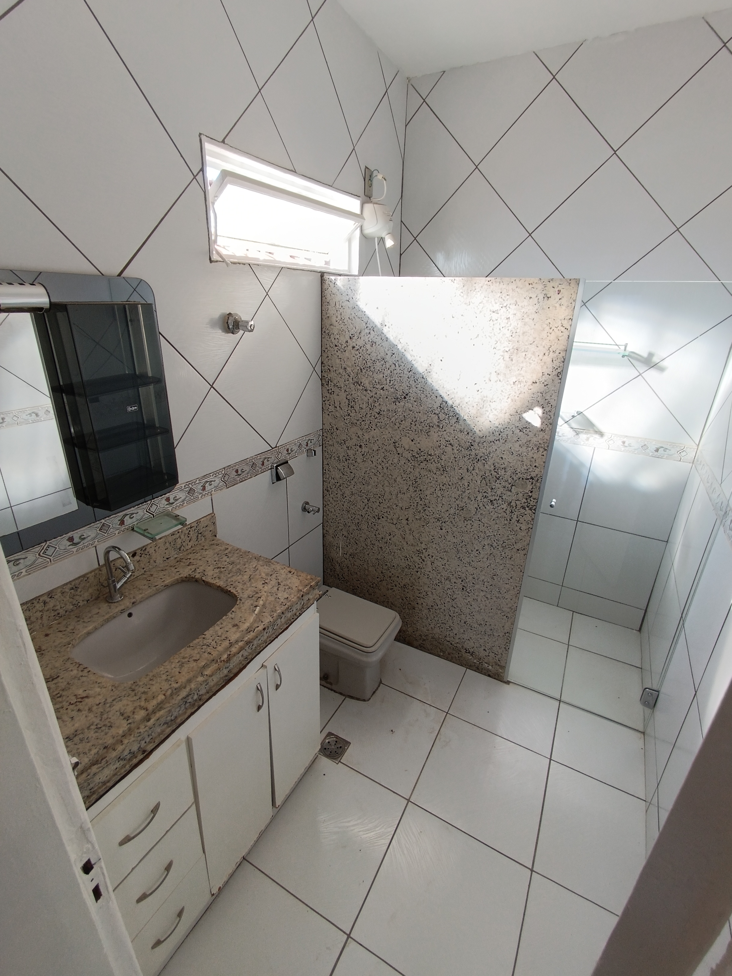 Vende-se excelente casa no tradicional bairro JK em Montes Claros – MG