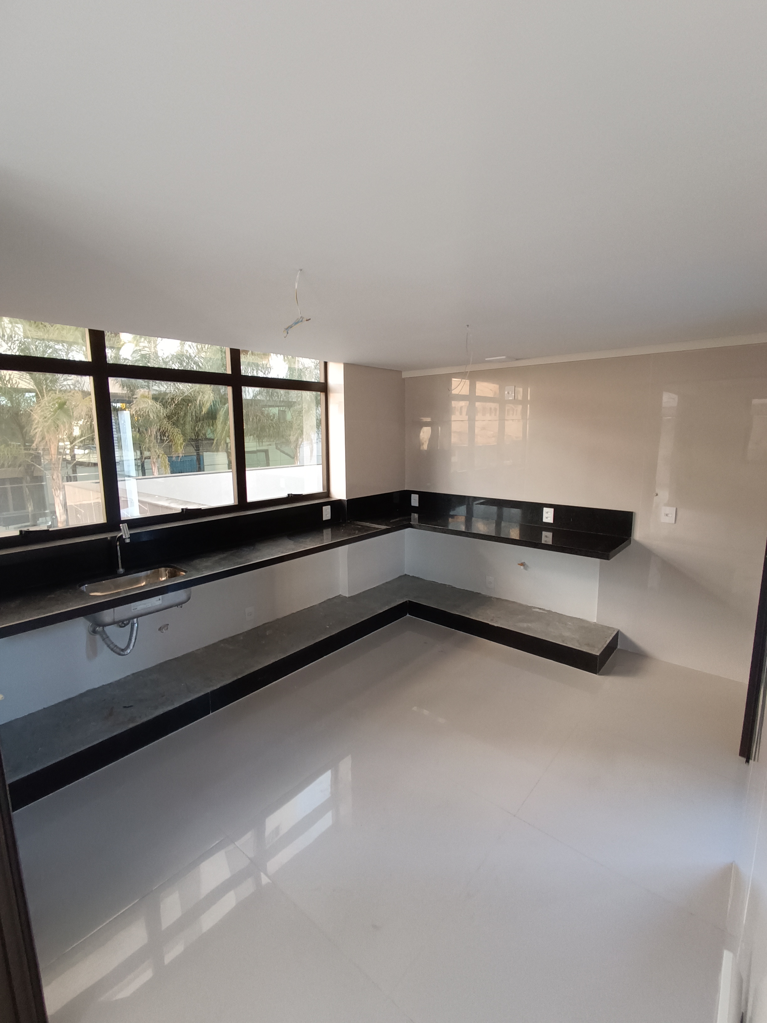 APARTAMENTO DE ALTO PADRÃO - TODOS OS SANTOS