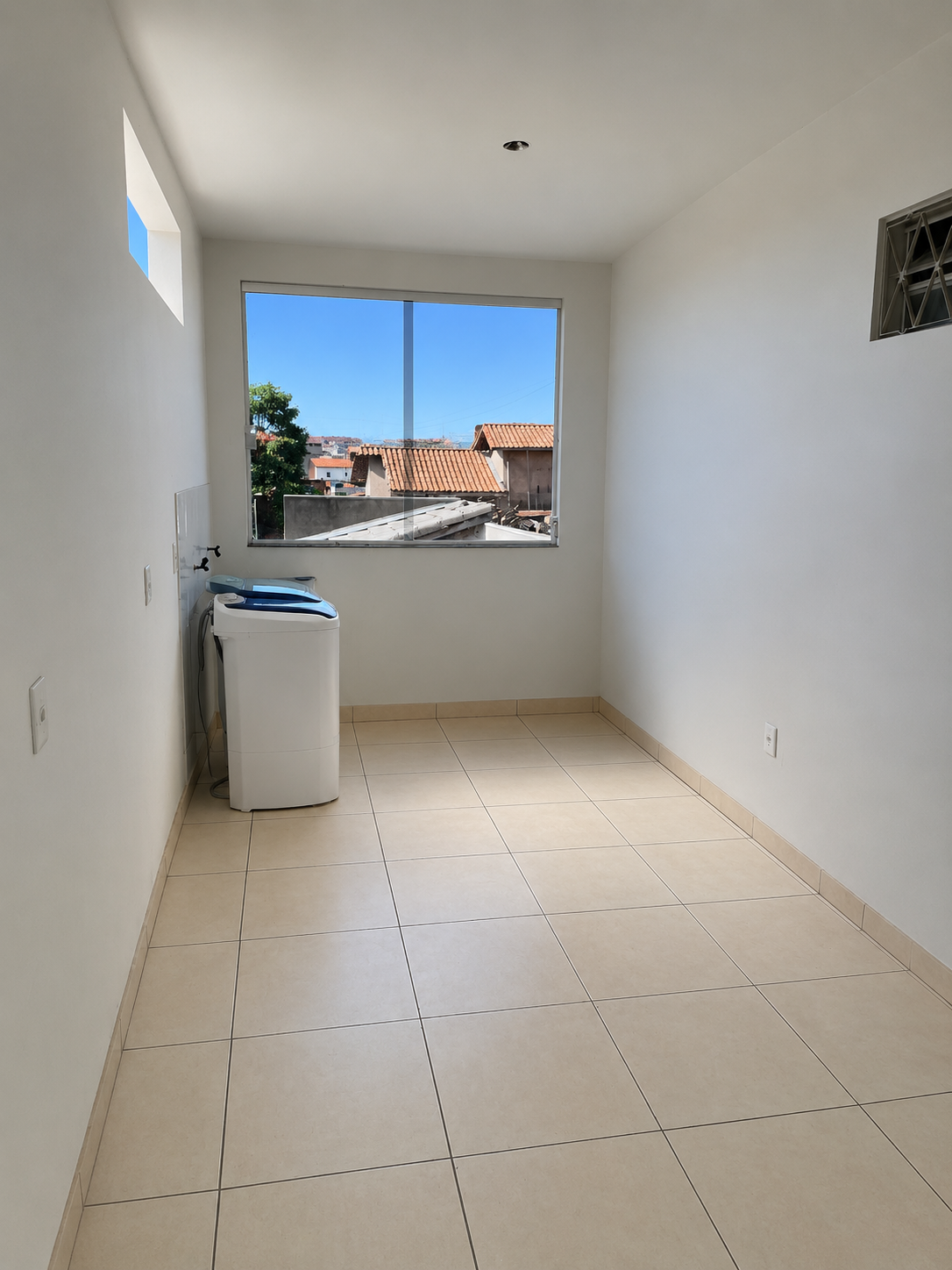 IMÓVEL COM DUAS CASAS INDEPENDENTES E ALTO POTENCIAL DE INVESTIMENTO – MONTES CLAROS/MG
