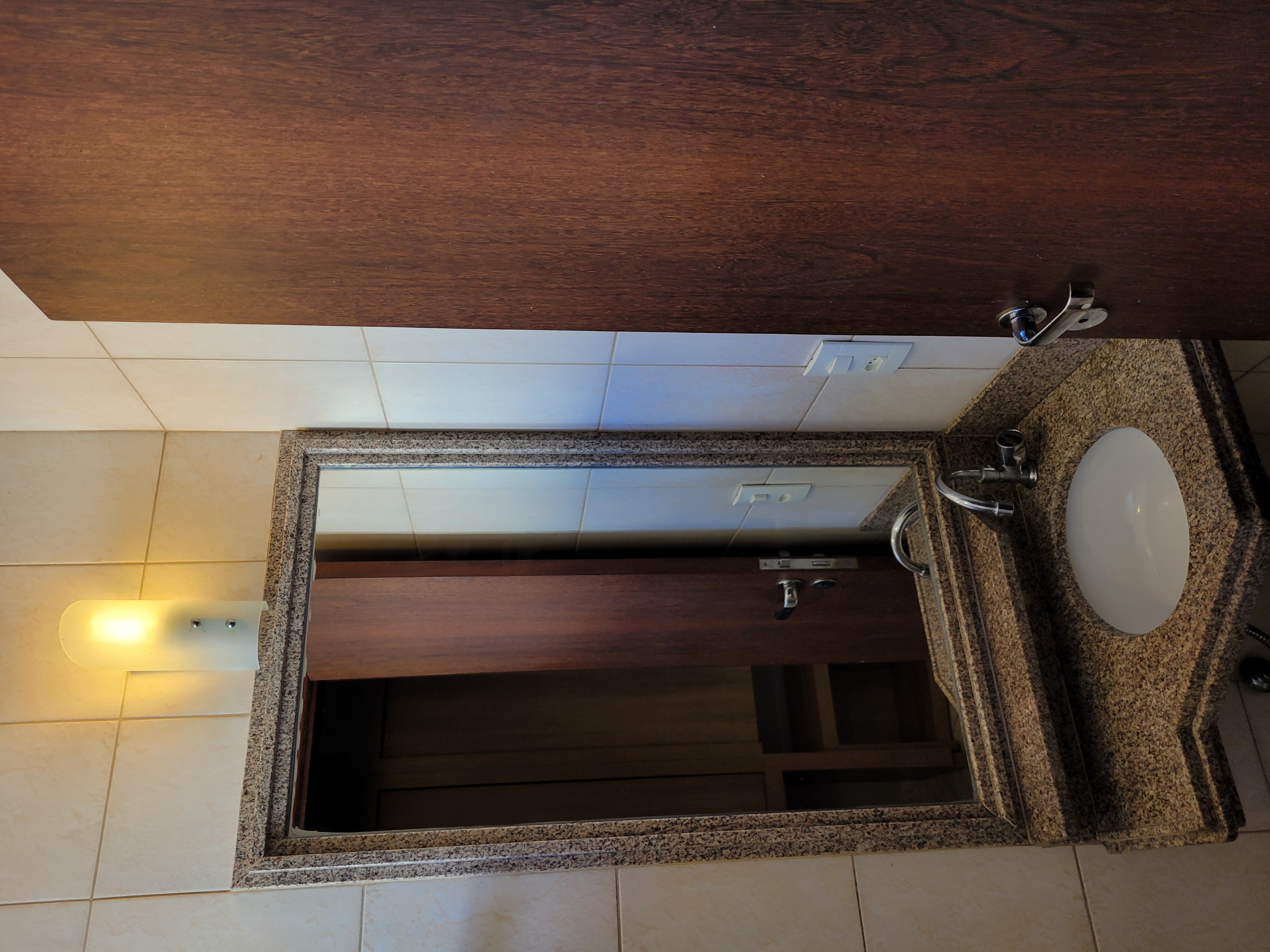 ***DISPONÍVEL*** APARTAMENTO MOBILIADO COMPLETO DE UM QUARTO PARA LOCAÇÃO - 1F1