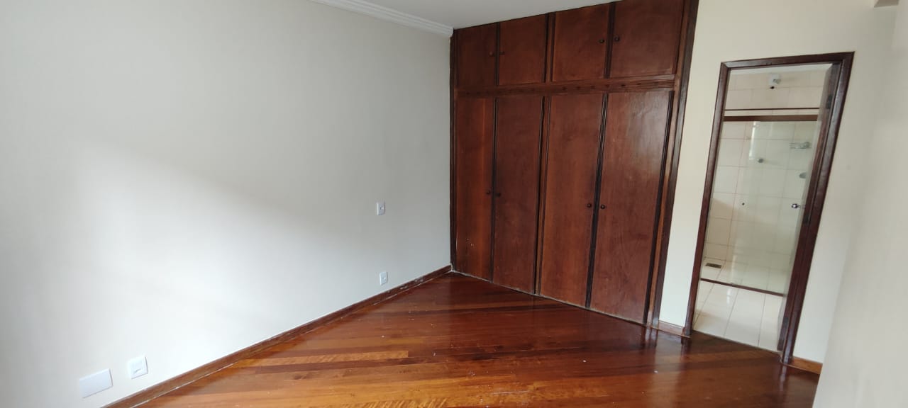 Alugo/vendo Apartamento de 3 quartos, 2 garagens