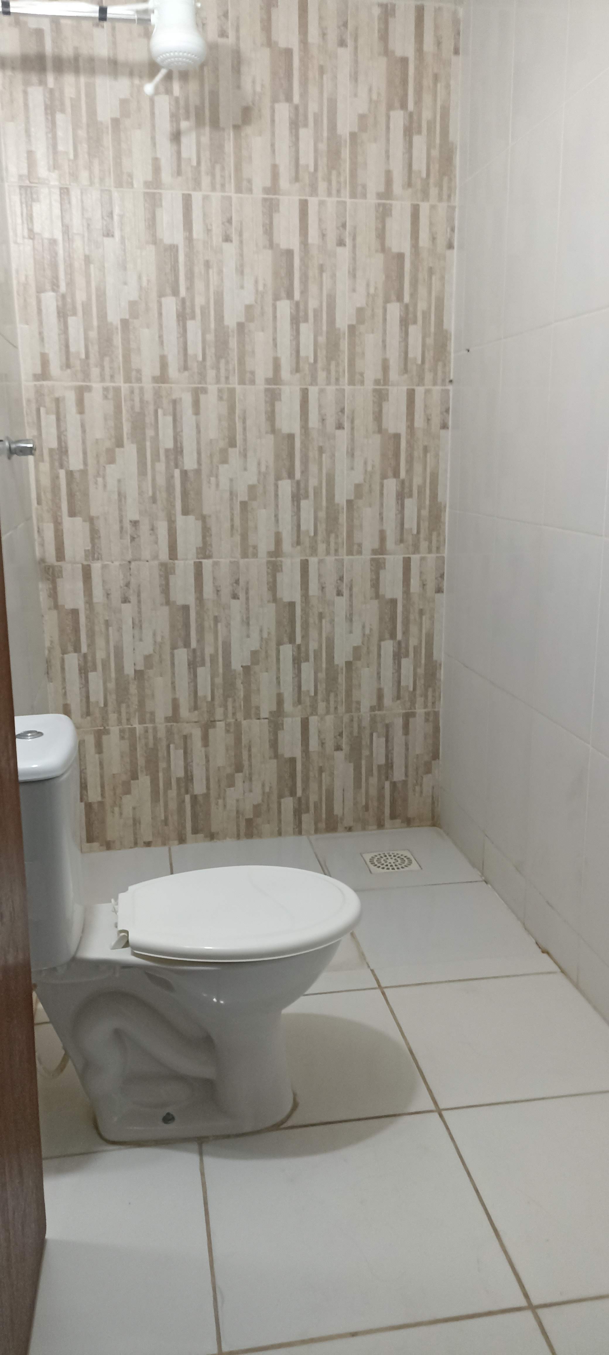 ALUGO KITNETE NO CENTRO DE MOC