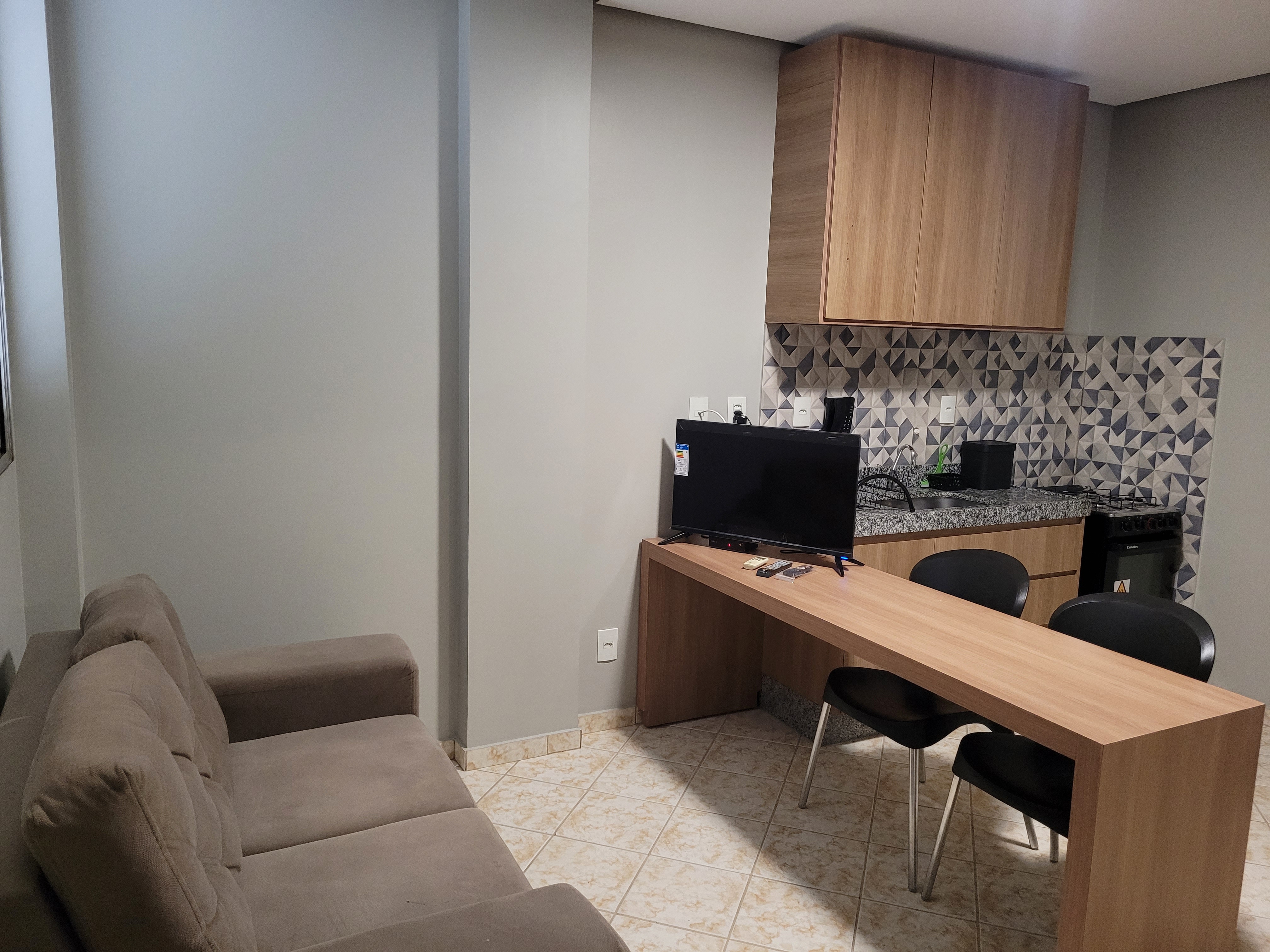 ***DISPONÍVEL*** APARTAMENTO MOBILIADO DE UM QUARTO PARA ALUGUEL DE LONGO PRAZO - 2F5