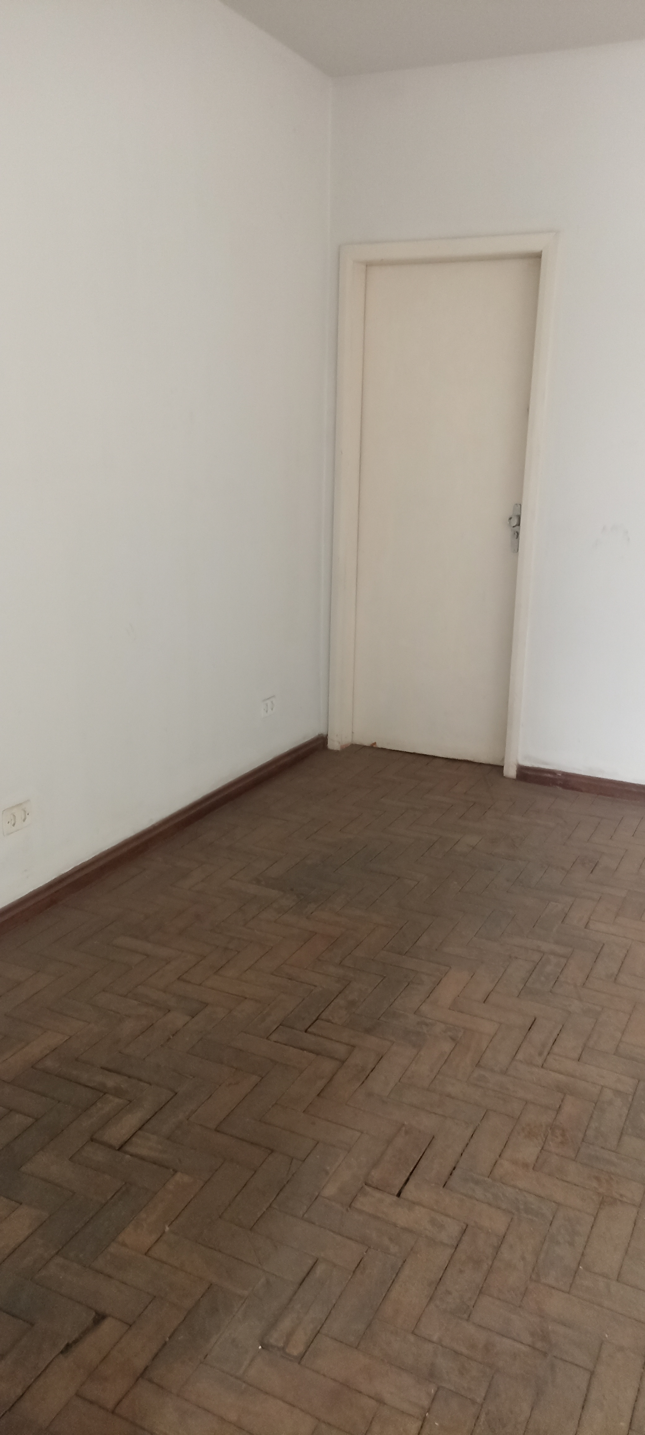 ALUGO KITNETE NO CENTRO DE PREFERÊNCIA PARA MOÇAS QUE SEJAM ESTUDANTES