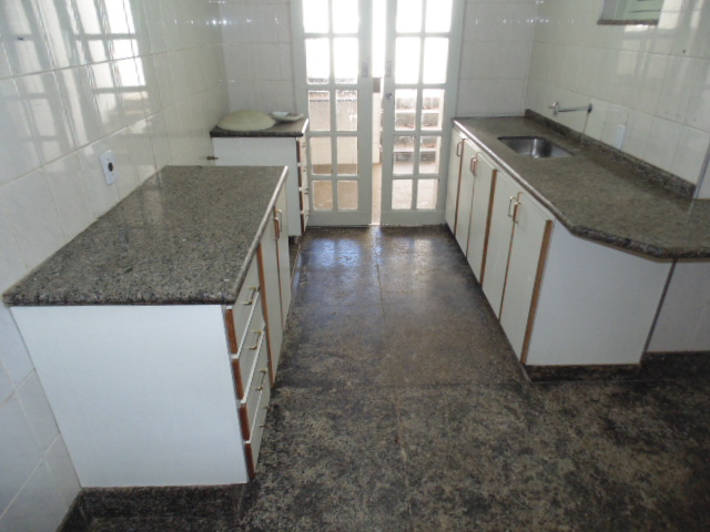 Vende se excelente casa bairro Morada do Parque