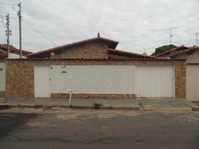 Vende se excelente casa bairro Morada do Parque