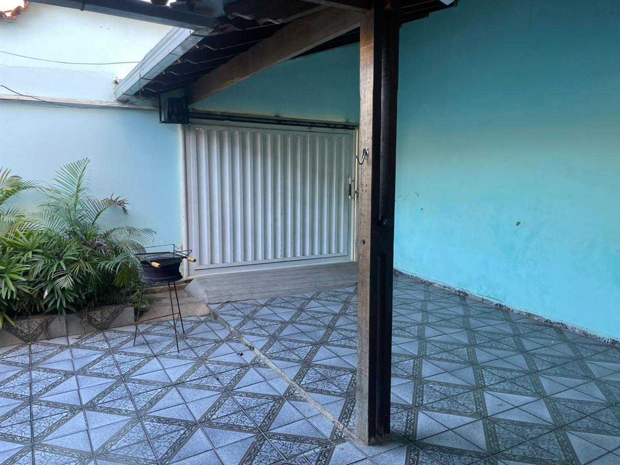 IMÓVEL COM DUAS CASAS INDEPENDENTES E ALTO POTENCIAL DE INVESTIMENTO – MONTES CLAROS/MG