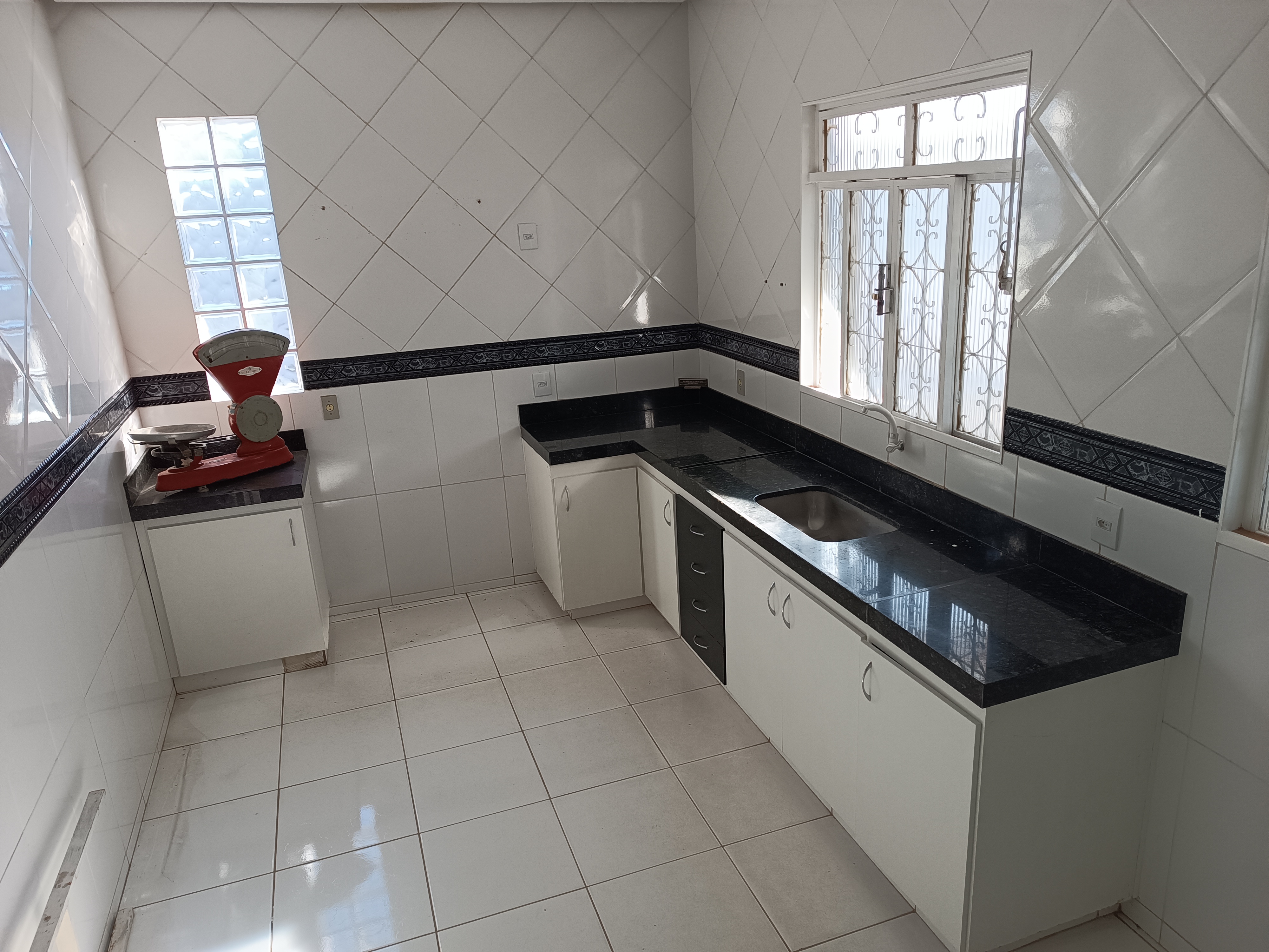 Vende-se excelente casa no tradicional bairro JK em Montes Claros – MG